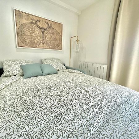 Apartamento Studio Avec Terrasse - Centre Historique Caen Exterior foto