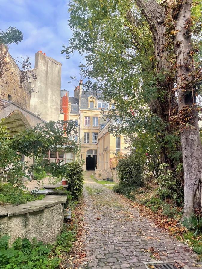 Apartamento Studio Avec Terrasse - Centre Historique Caen Exterior foto